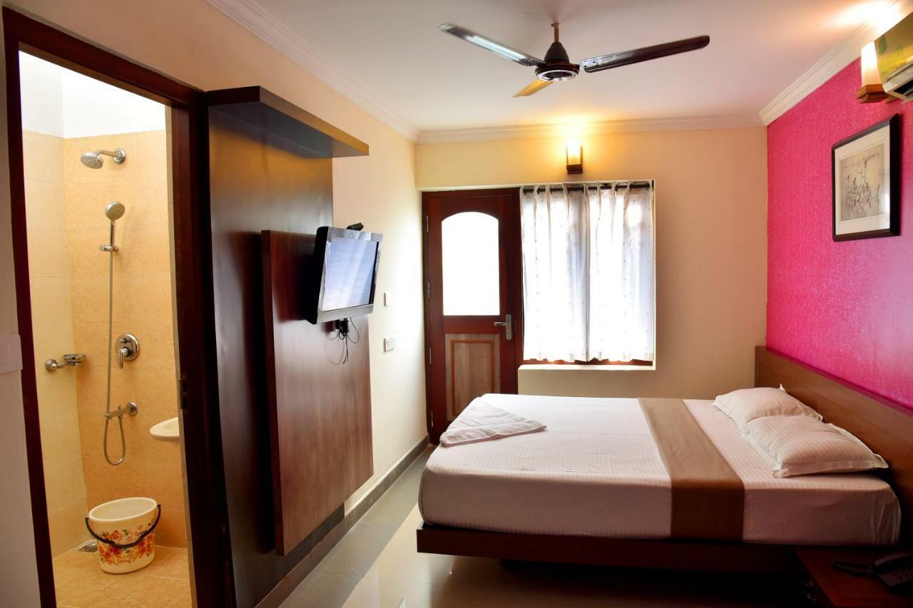 French Avenue Hotel Mahe Room photo